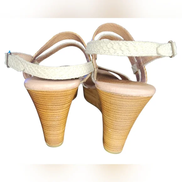 Ugg Lira Mar Leather Sandals, Womens 6 - Picture 5 of 10